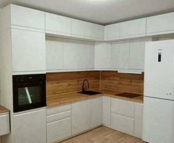 Модульная кухня Бруклин 2.4 x 2 м (Бетон белый) в Ужуре - uzhur.mebel54.com | фото