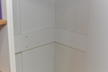 Шкаф угловой «Оксфорд» (Ривьера/Белый с рисунком) в Ужуре - uzhur.mebel54.com | фото